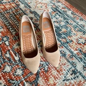 Dolce Vita Pink Suede Heels; Size 7.5
